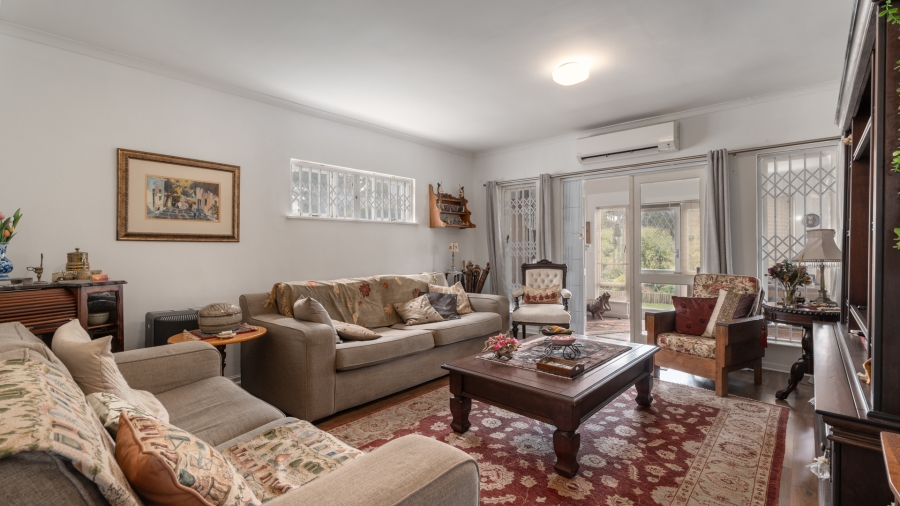 2 Bedroom Property for Sale in Onder Papegaaiberg Western Cape
